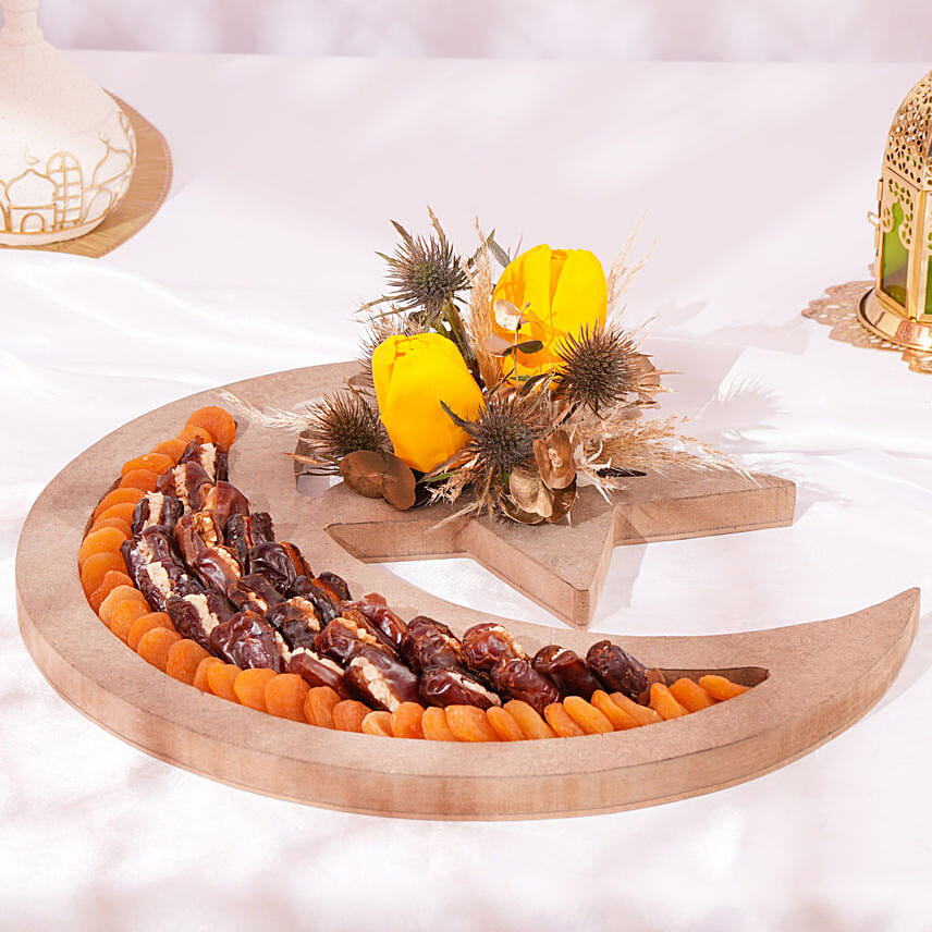 Wishes in Crecent Mooon Tray: Eid Hampers