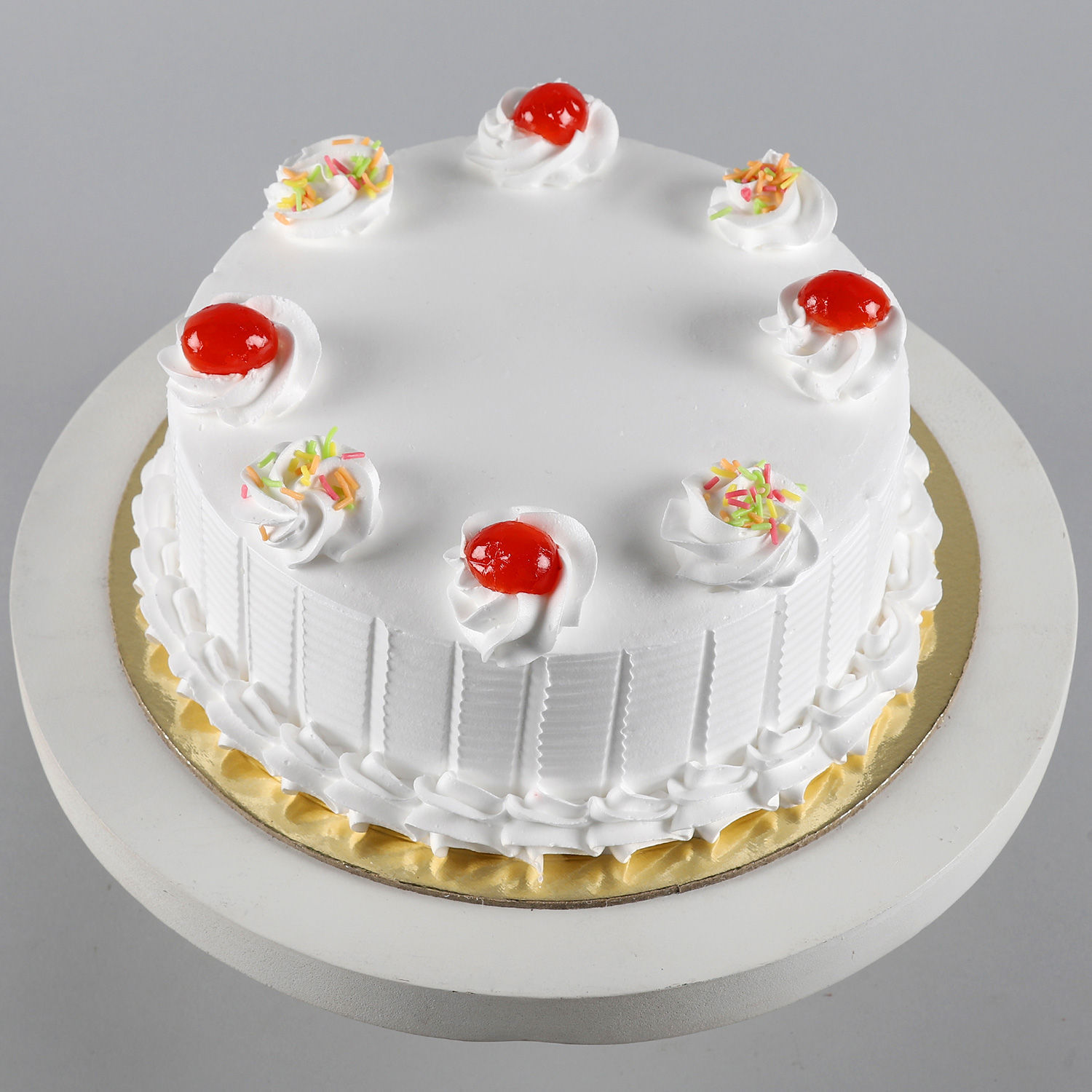 Online Fresh Vanilla Cake Half kg Gift Delivery in Philippines - FNP