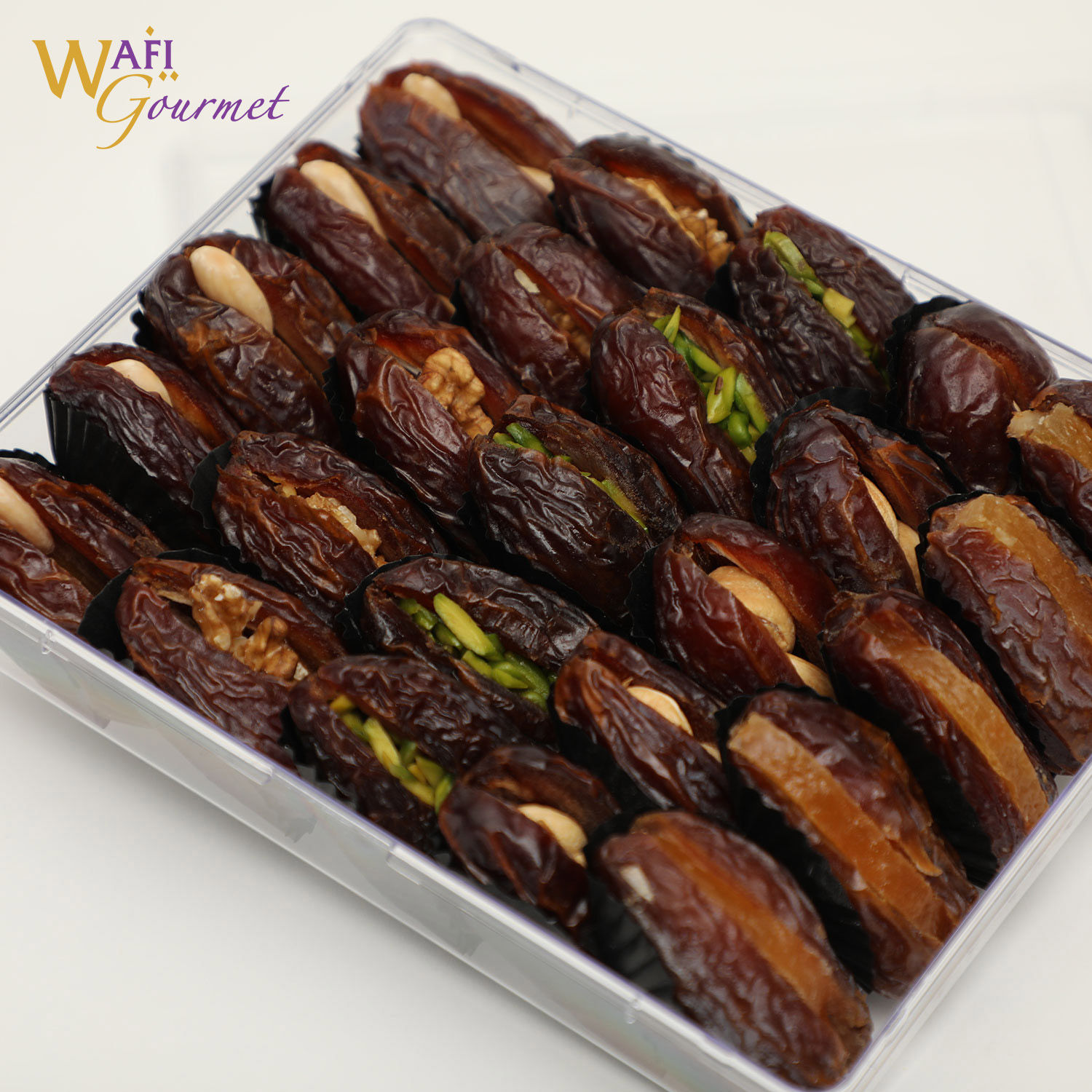 Online A Box Of Majdool Dates with Dry Nuts Filling 690g Gift Delivery